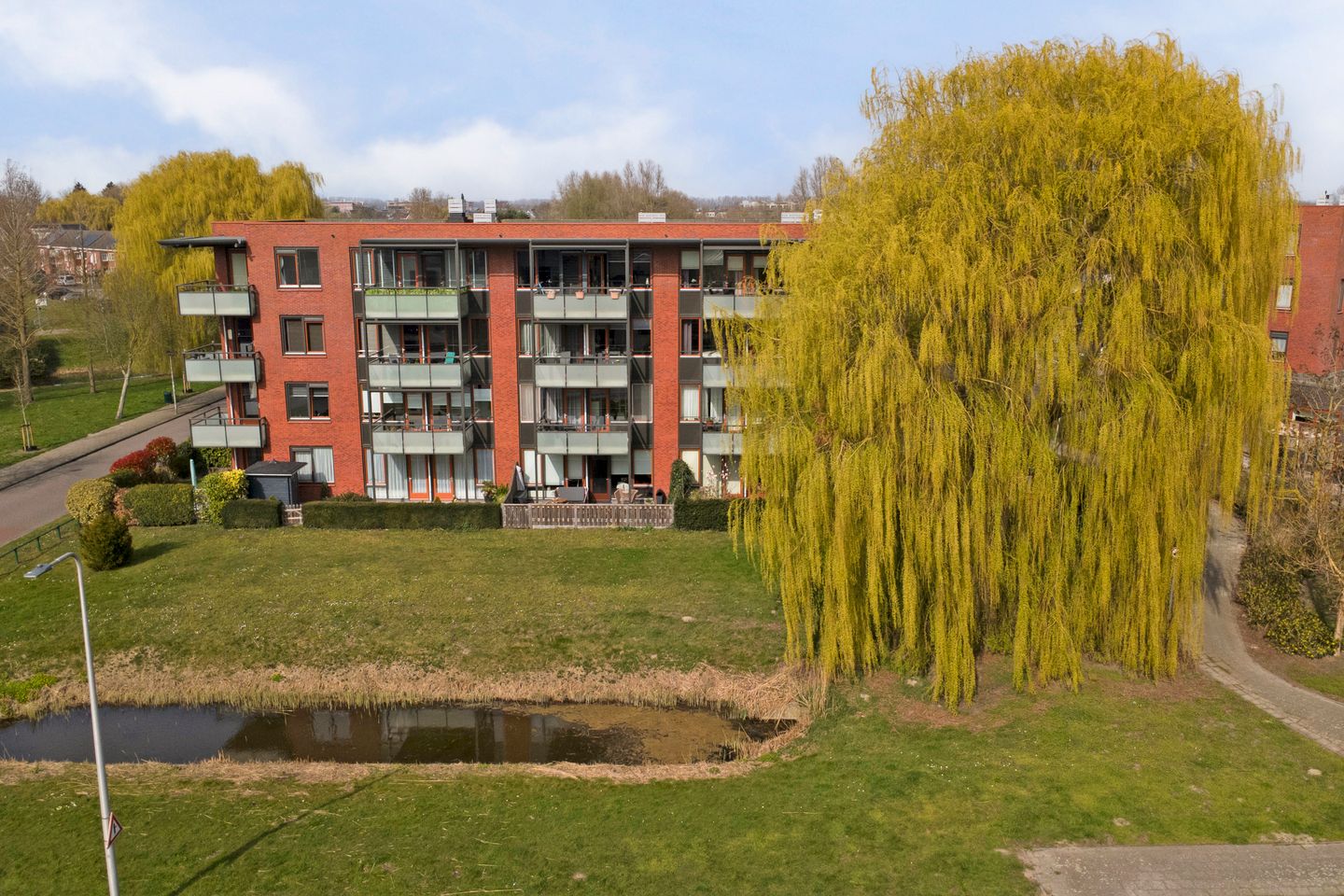 Photo 34 of Polaris 27