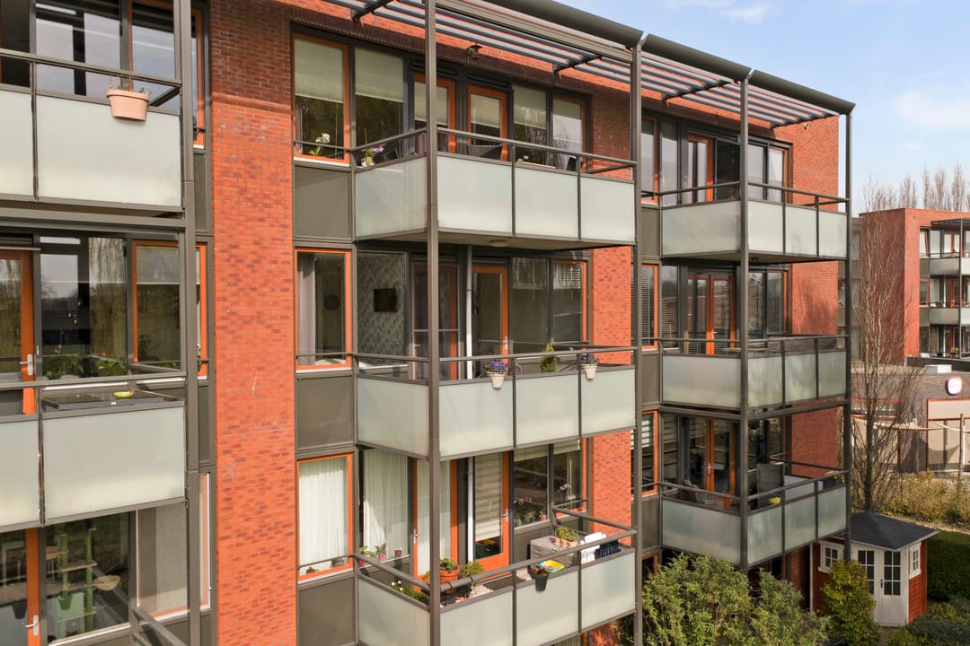 Photo 37 of Polaris 27