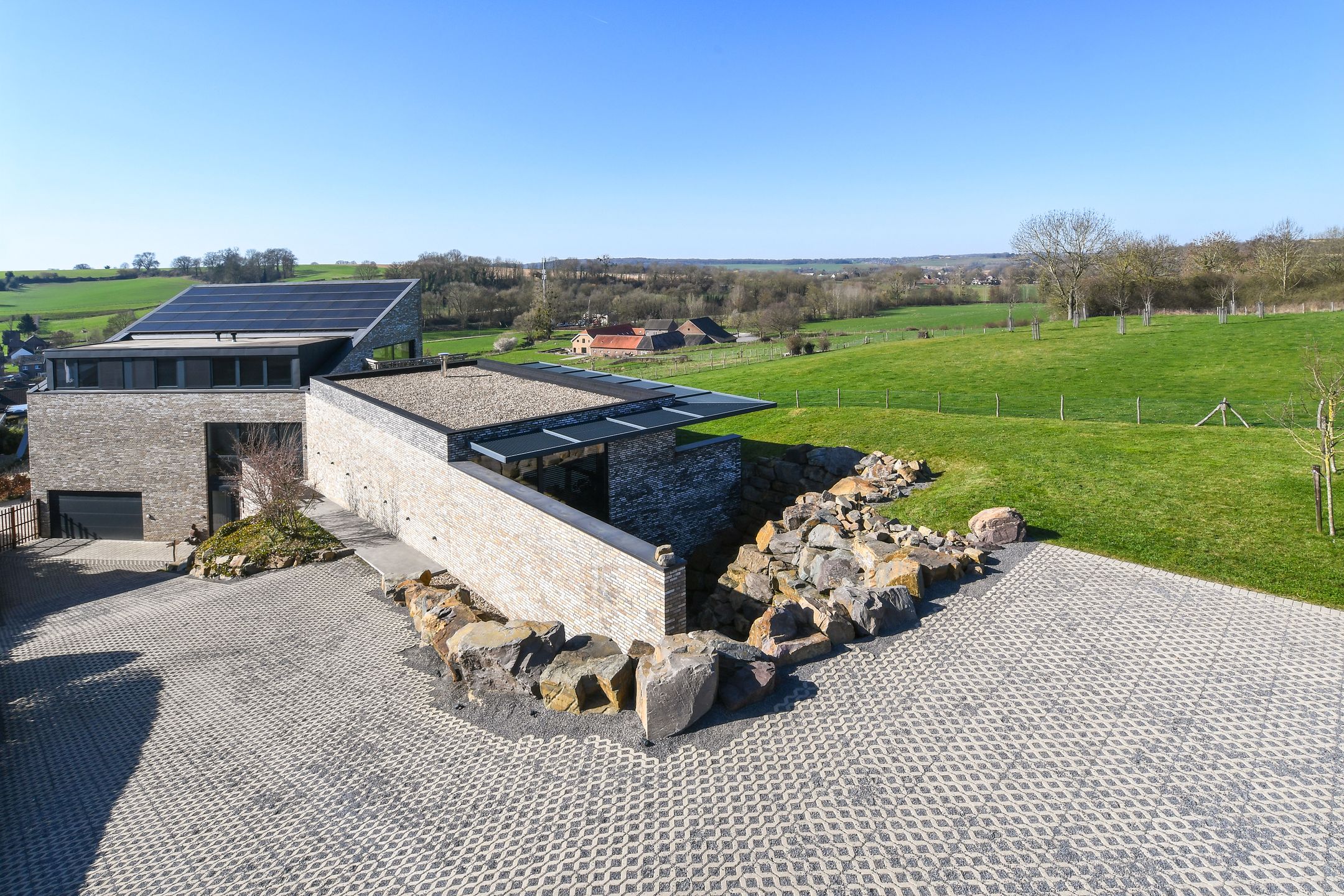 Luxury Villa with Panoramic Views in the Limburg Hills — 12