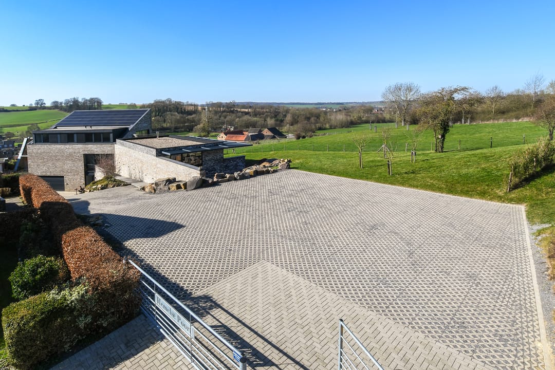 Luxury Villa with Panoramic Views in the Limburg Hills — 11