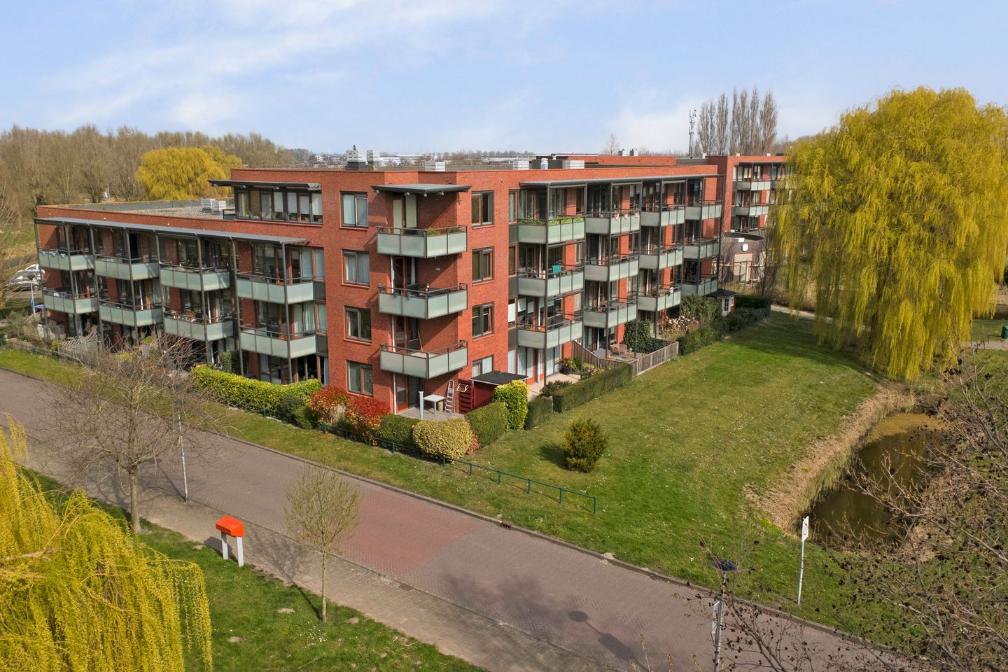 Photo 35 of Polaris 27