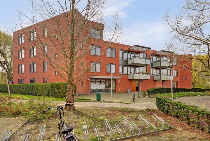 Photo 4 of Polaris 27