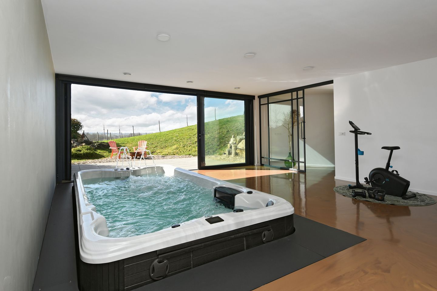 Luxury Villa with Panoramic Views in the Limburg Hills — 40