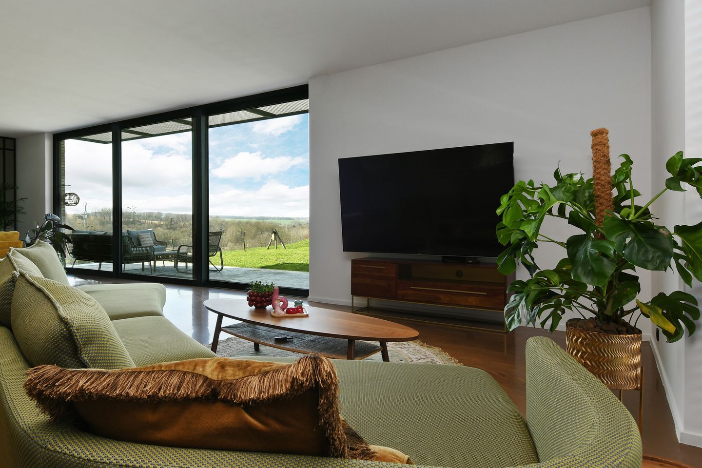 Luxury Villa with Panoramic Views in the Limburg Hills — 35