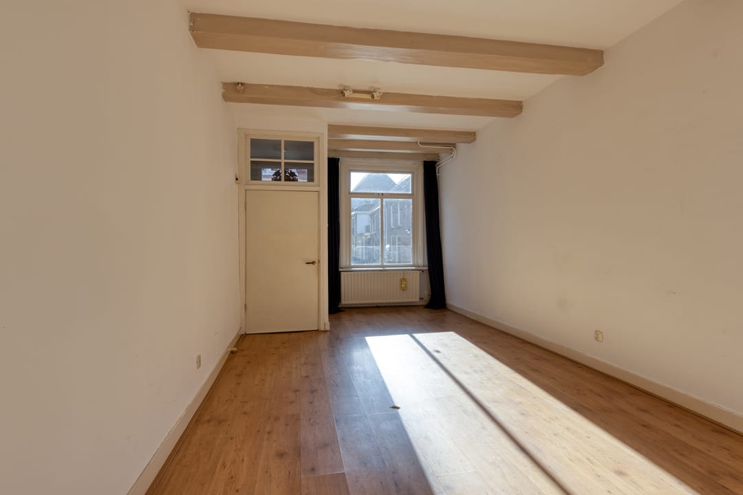 Photo 11 of Middenstraat 45