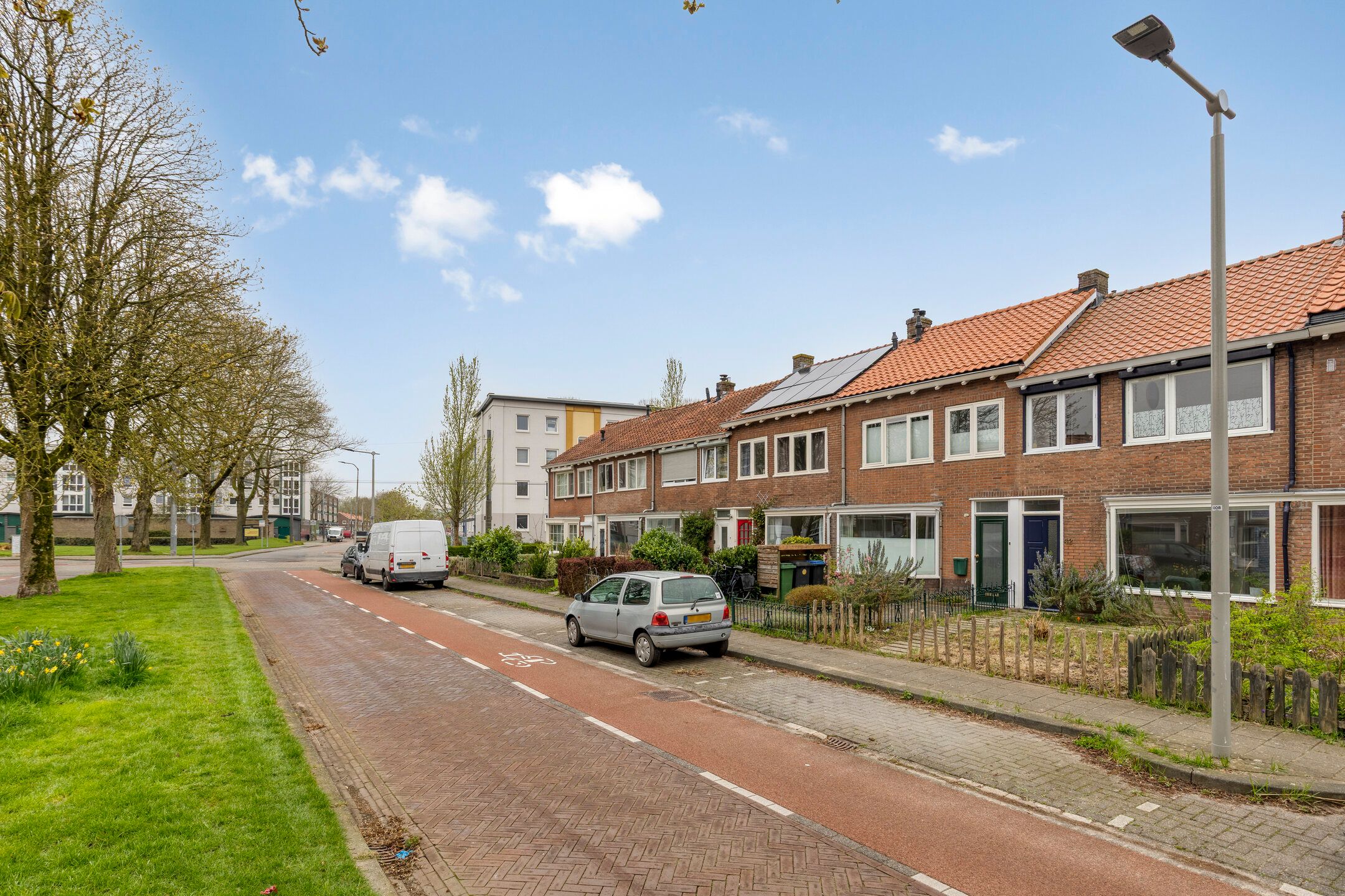 Charming 1930s terraced home with gardens in Arnhem Malburgen-West — 39