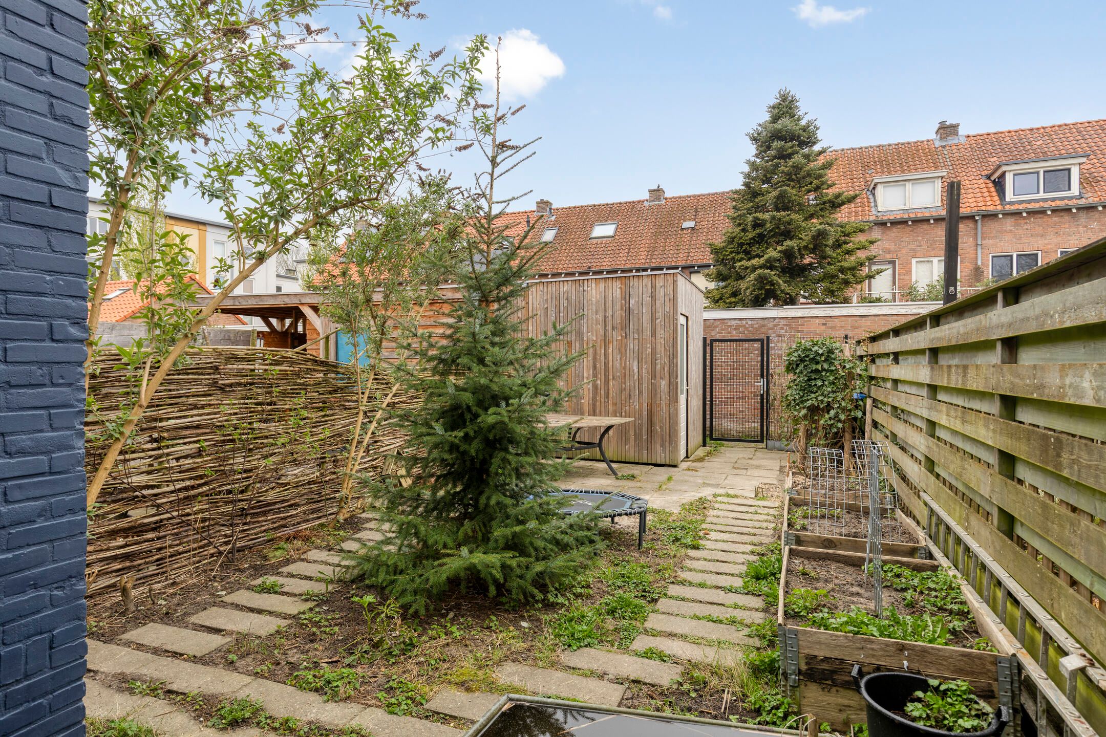 Charming 1930s terraced home with gardens in Arnhem Malburgen-West — 36