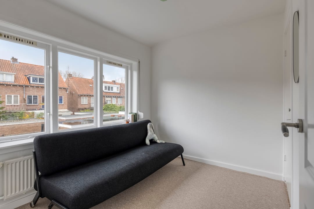 Charming 1930s terraced home with gardens in Arnhem Malburgen-West — 31