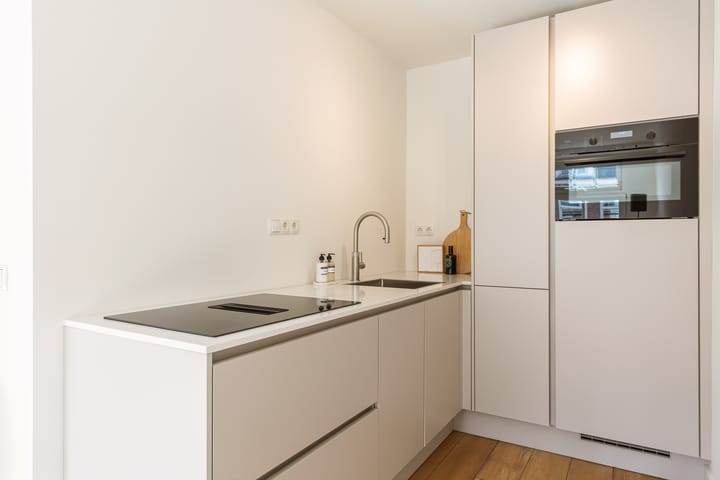 Photo 2 of Rustenburgerstraat 144-A12