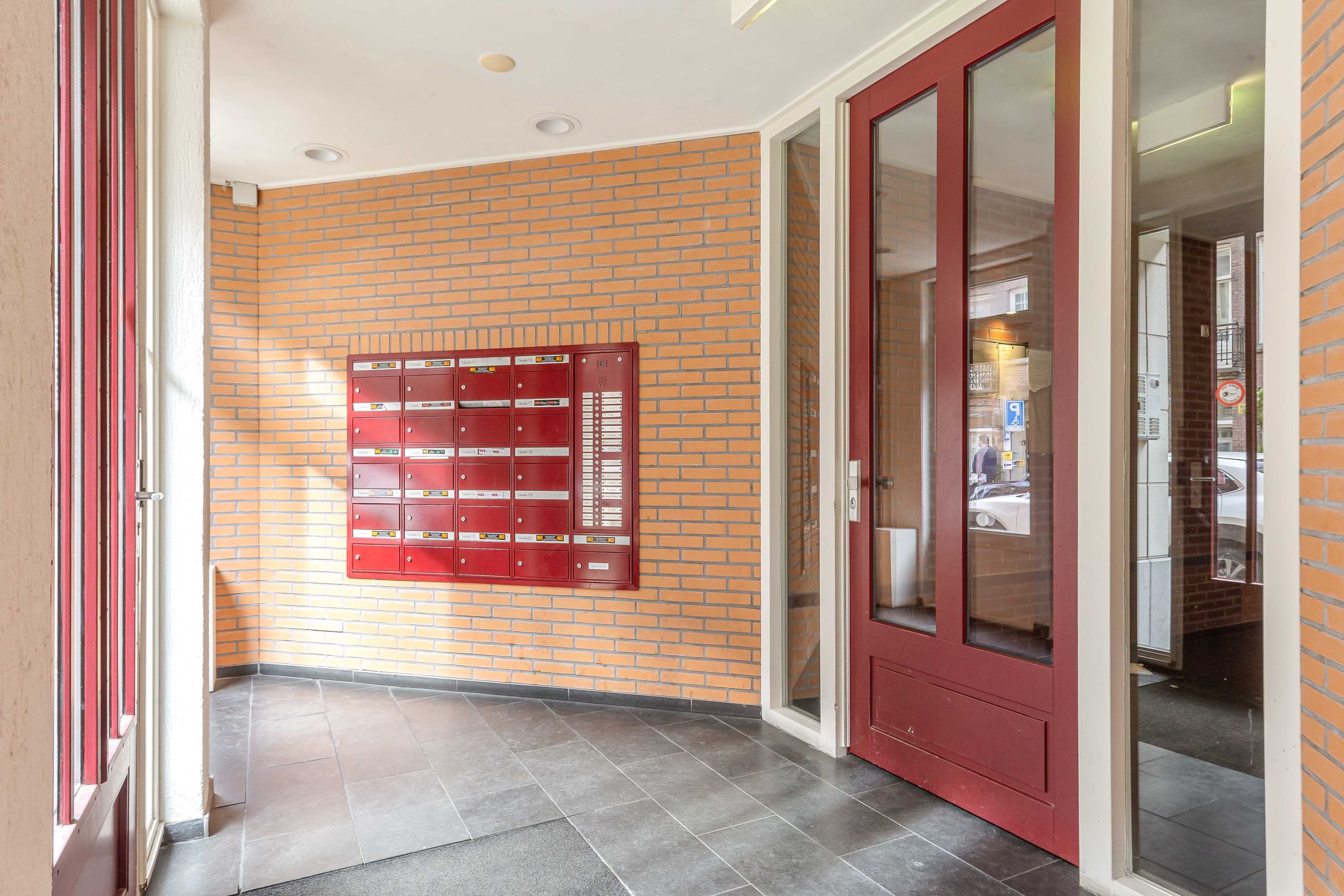 Photo 6 of Rustenburgerstraat 144-A12