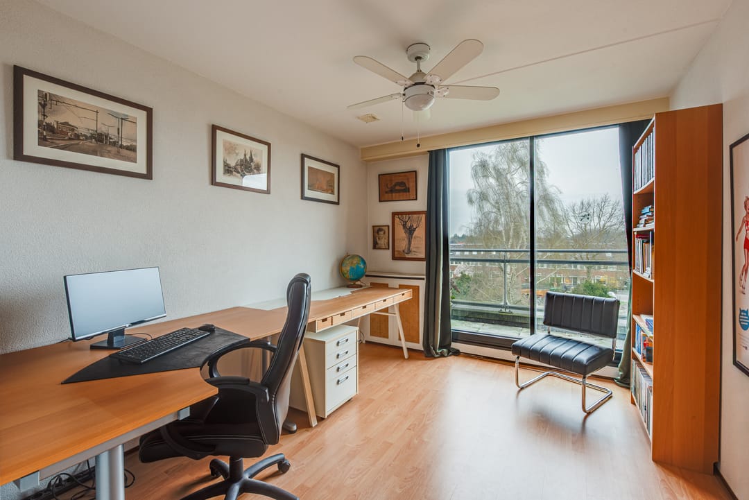 Bright top-floor apartment with stunning roof terrace and panoramic views in Hilversum — 16