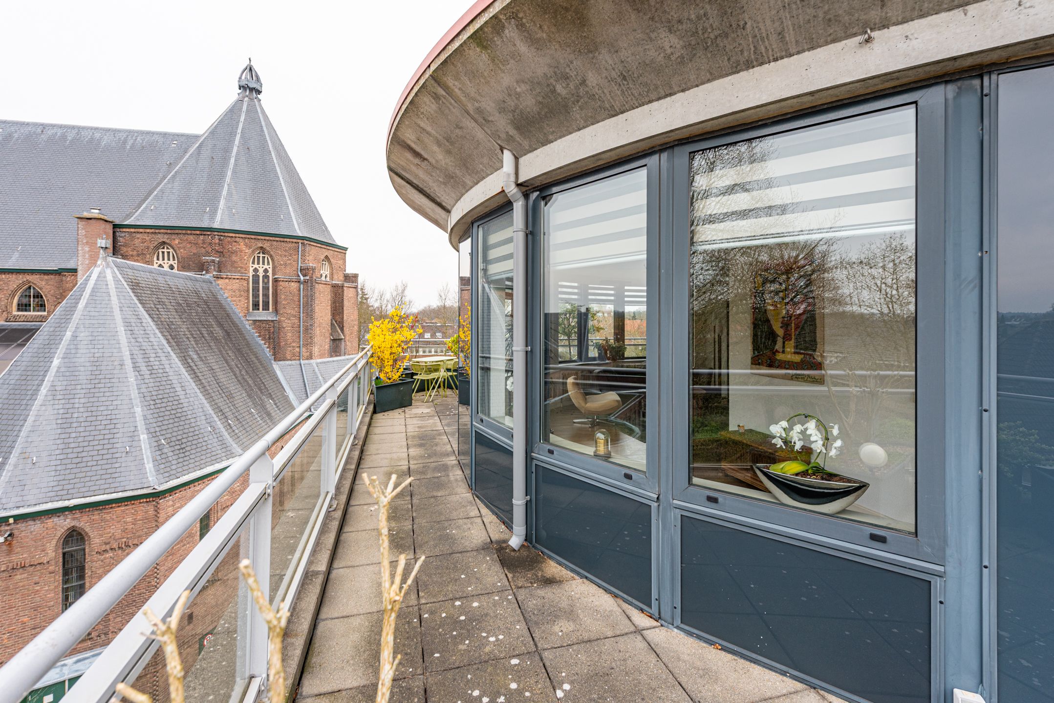 Bright top-floor apartment with stunning roof terrace and panoramic views in Hilversum — 30