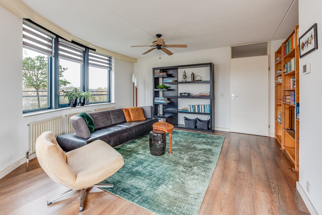 Bright top-floor apartment with stunning roof terrace and panoramic views in Hilversum — 13