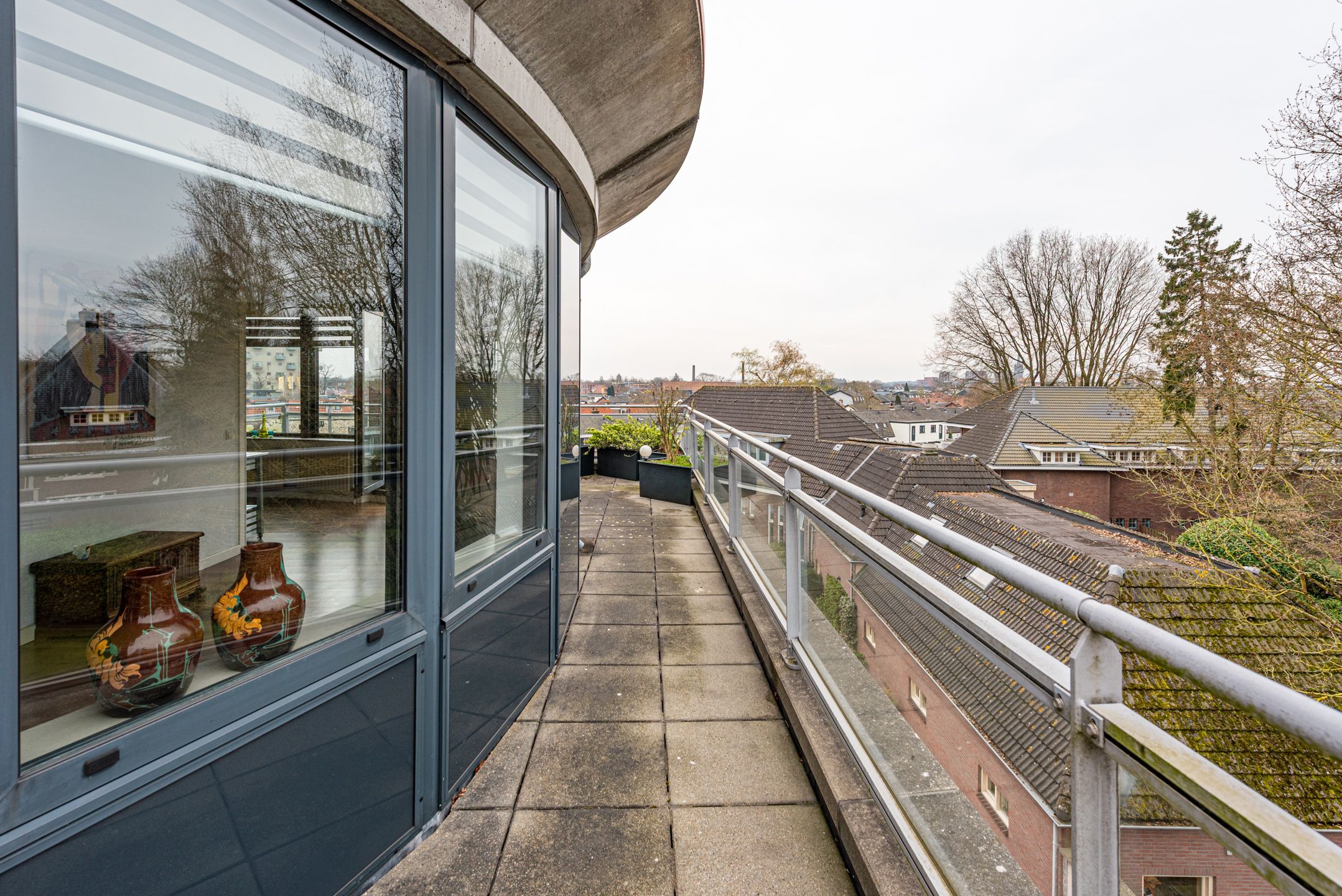 Bright top-floor apartment with stunning roof terrace and panoramic views in Hilversum — 33