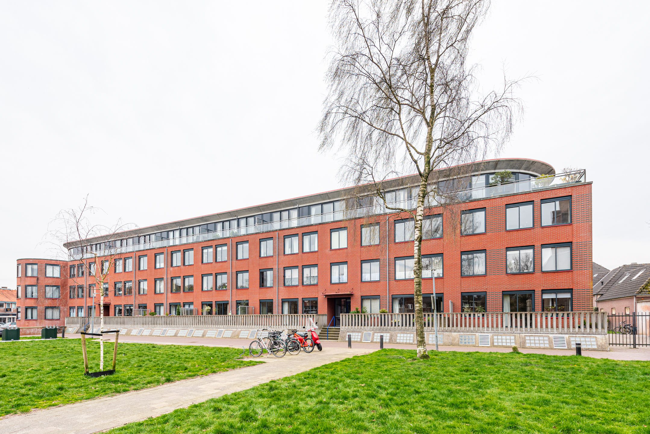 Bright top-floor apartment with stunning roof terrace and panoramic views in Hilversum — 39