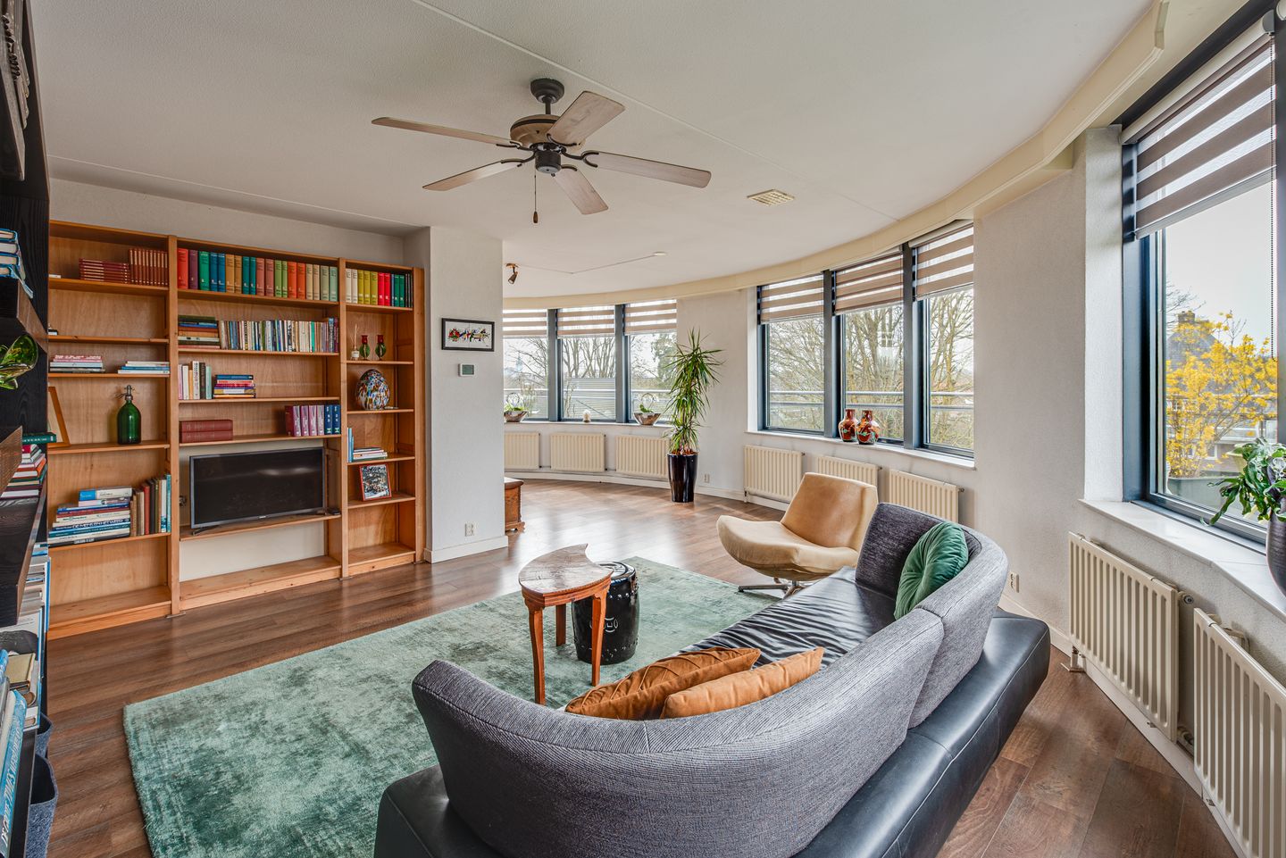 Bright top-floor apartment with stunning roof terrace and panoramic views in Hilversum — 14