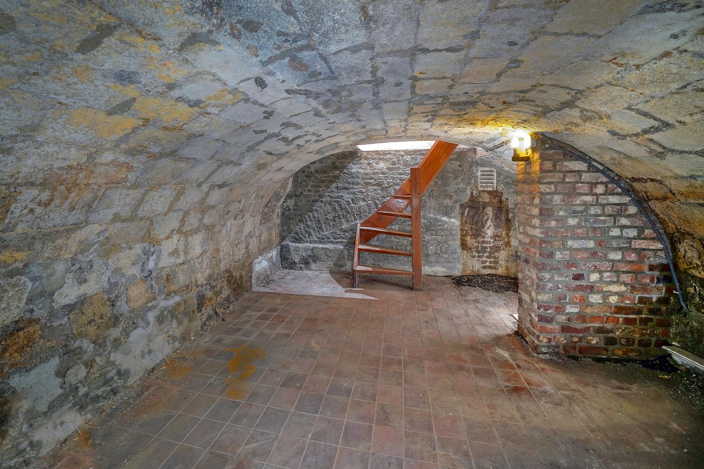 Monumental Townhouse in Historic Jekerkwartier — 25