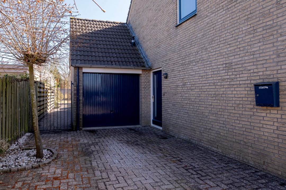 Photo 37 of Walakker 8