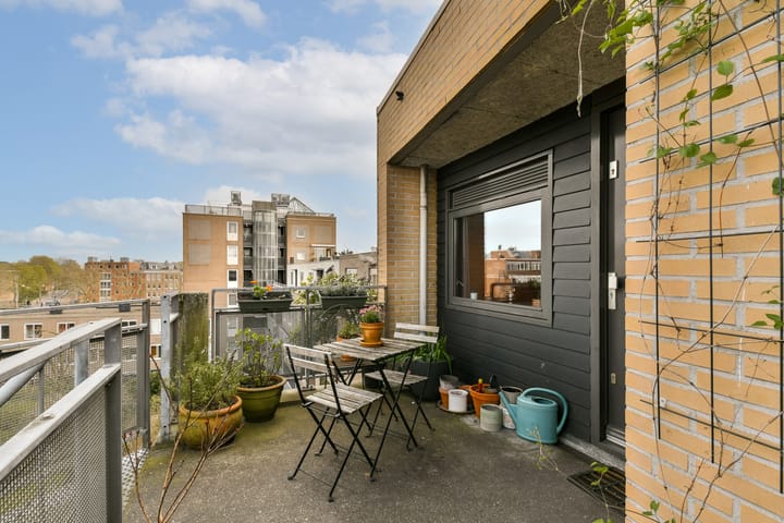 Photo 4 of Sarphatistraat 700