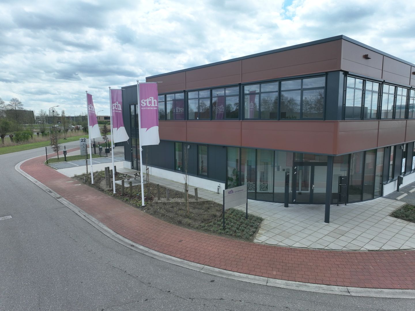 Bekijk foto 3 van Arkerpoort 24