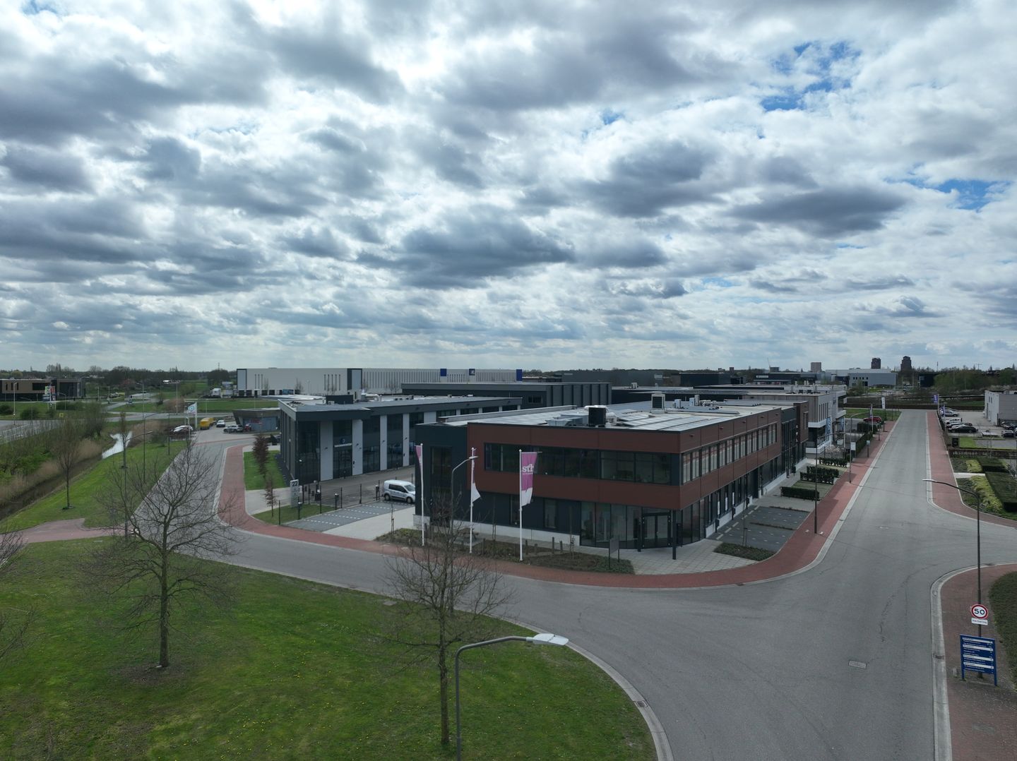 Bekijk foto 2 van Arkerpoort 24