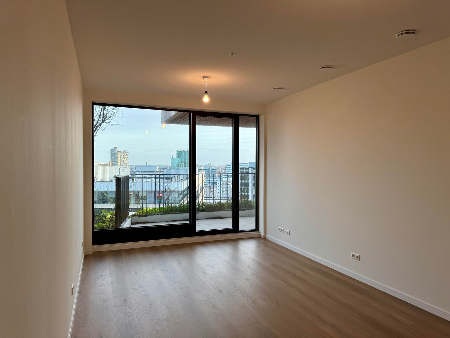 Foto 4 van Hoola van Nootenstraat 281