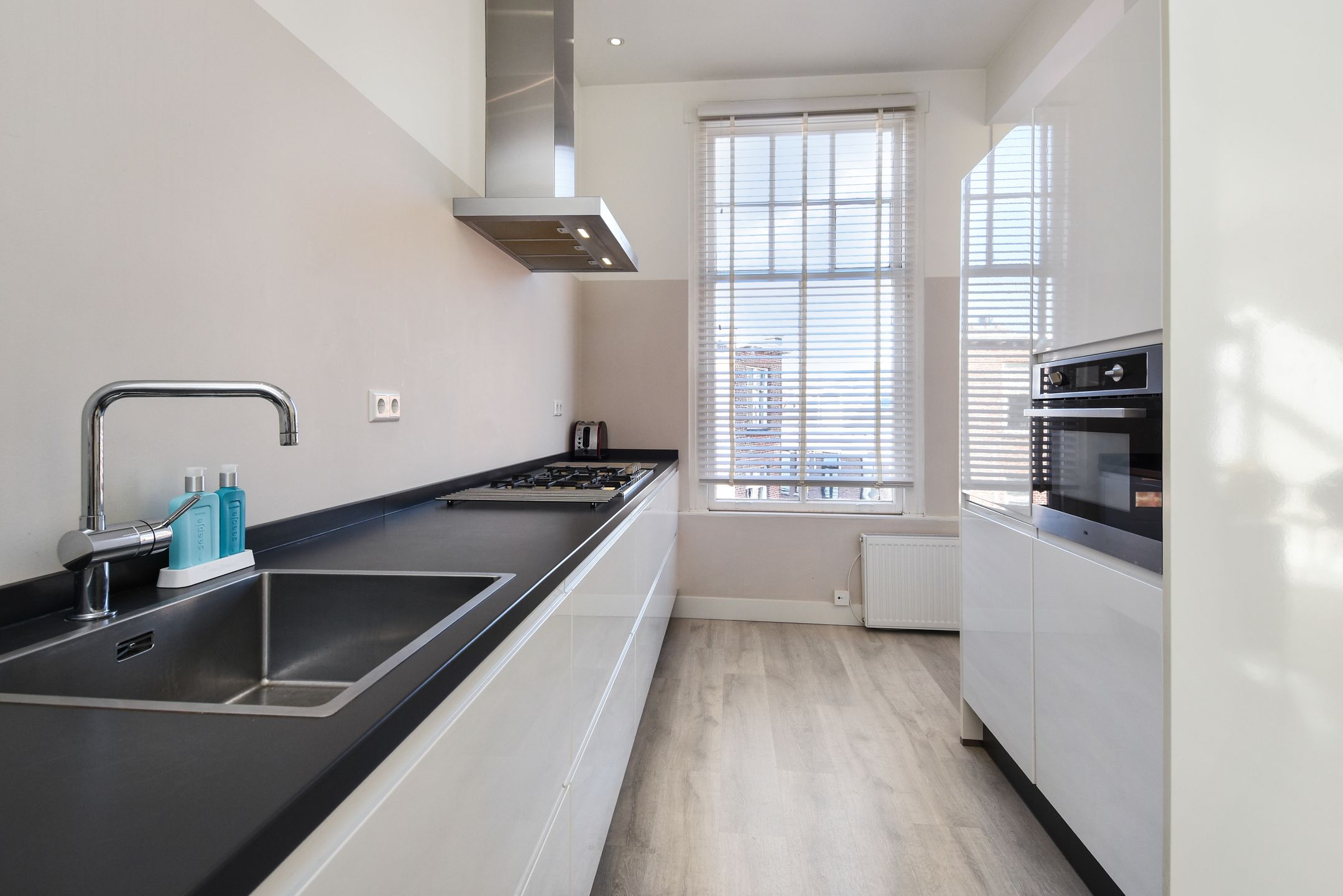 Foto 3 van Douzastraat 34