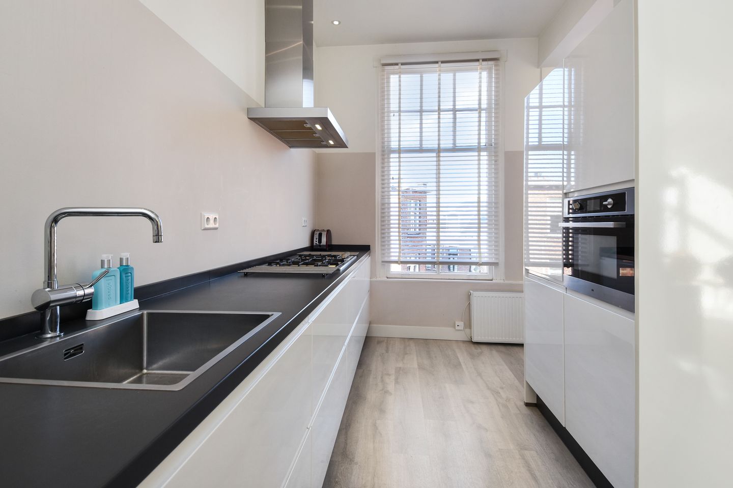 Foto 14 van Douzastraat 34