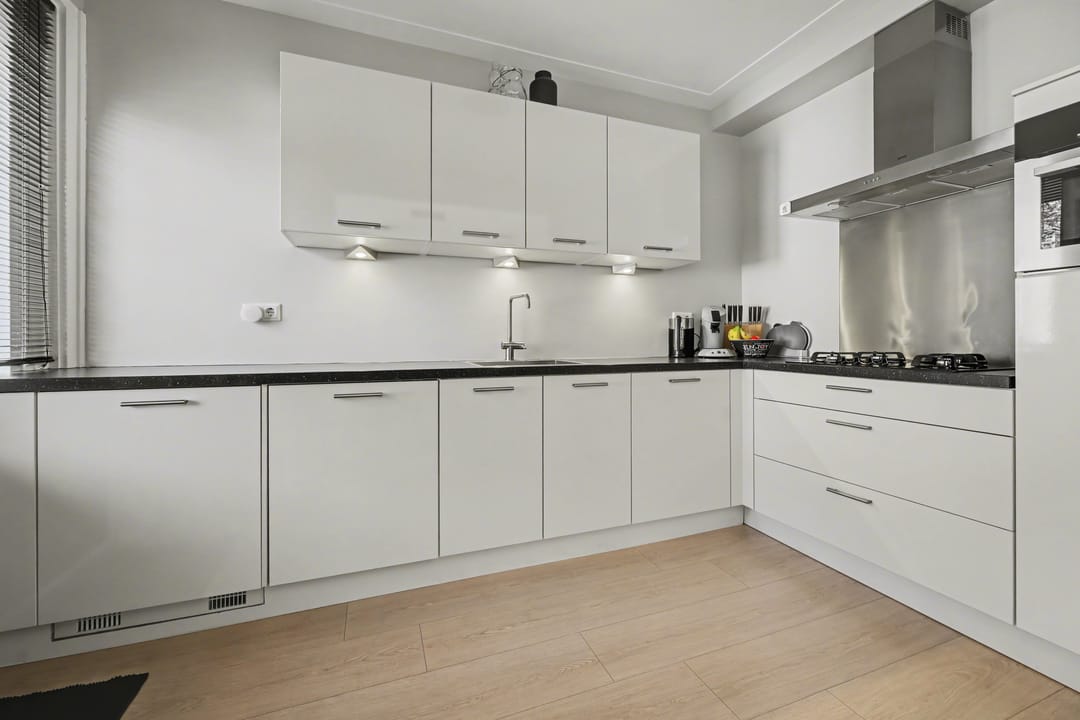 Spacious Energy Efficient Terraced Home with Solar Panels and West-Facing Garden — 13