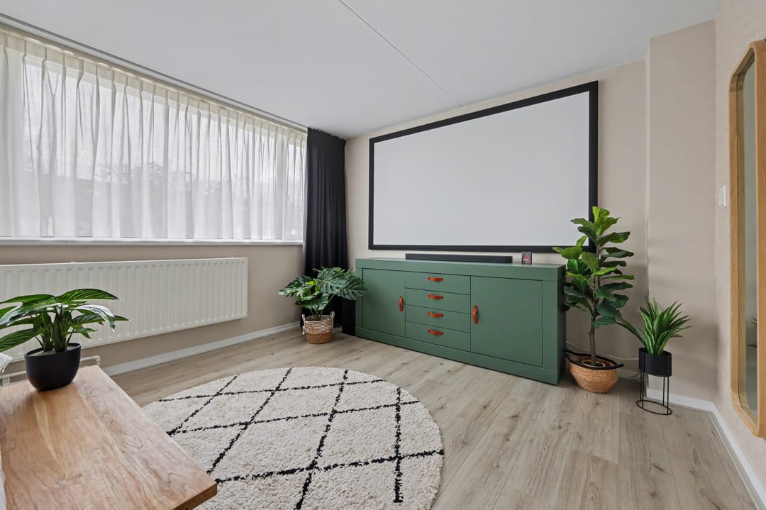 Spacious Energy Efficient Terraced Home with Solar Panels and West-Facing Garden — 22