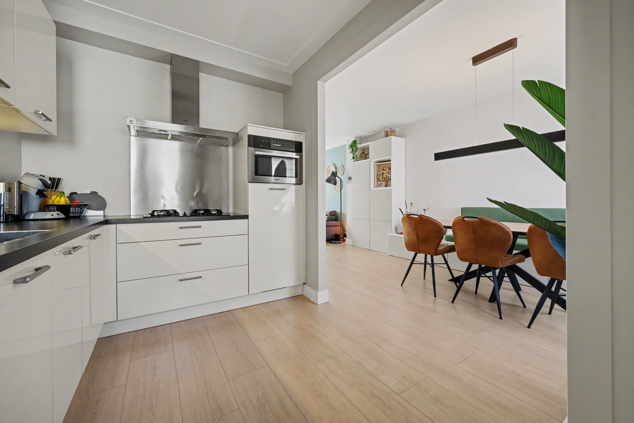 Spacious Energy Efficient Terraced Home with Solar Panels and West-Facing Garden — 12
