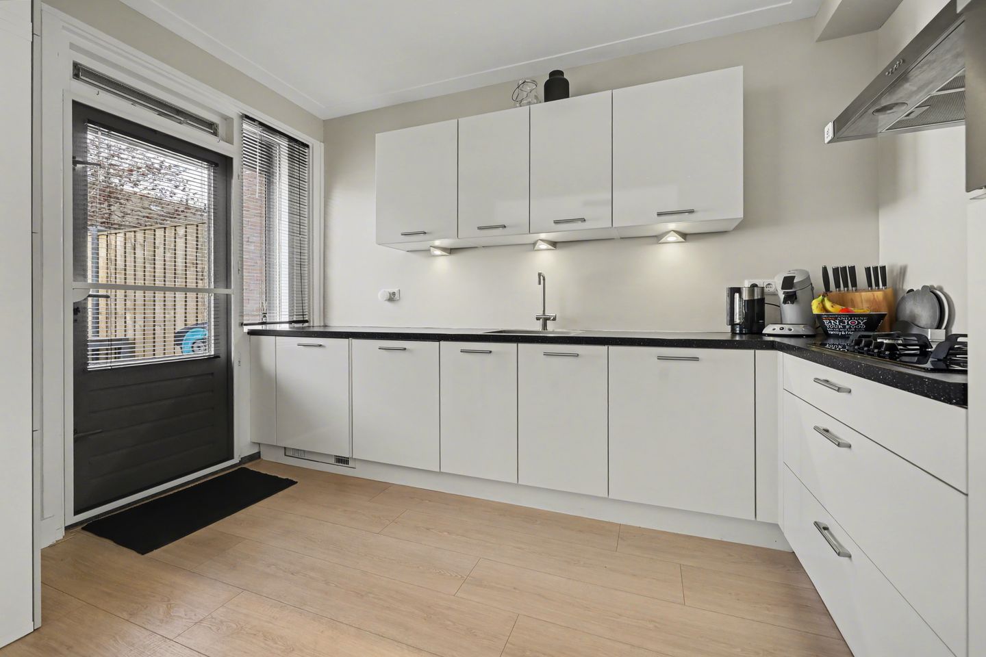 Spacious Energy Efficient Terraced Home with Solar Panels and West-Facing Garden — 14