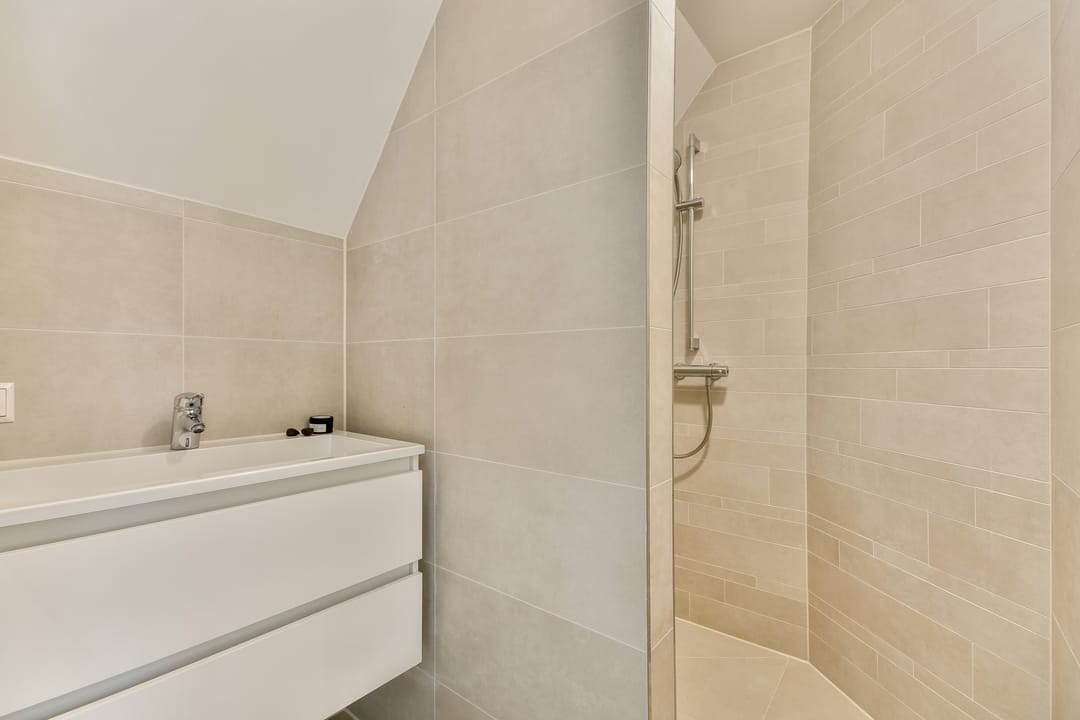 Photo 8 of Jansstraat 46-B11