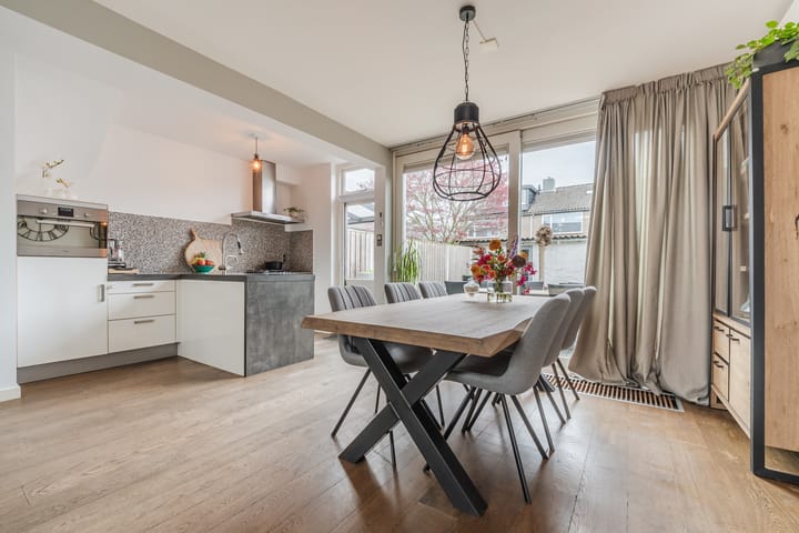 Foto 3 van Mr. Sprenger van Eykstraat 9