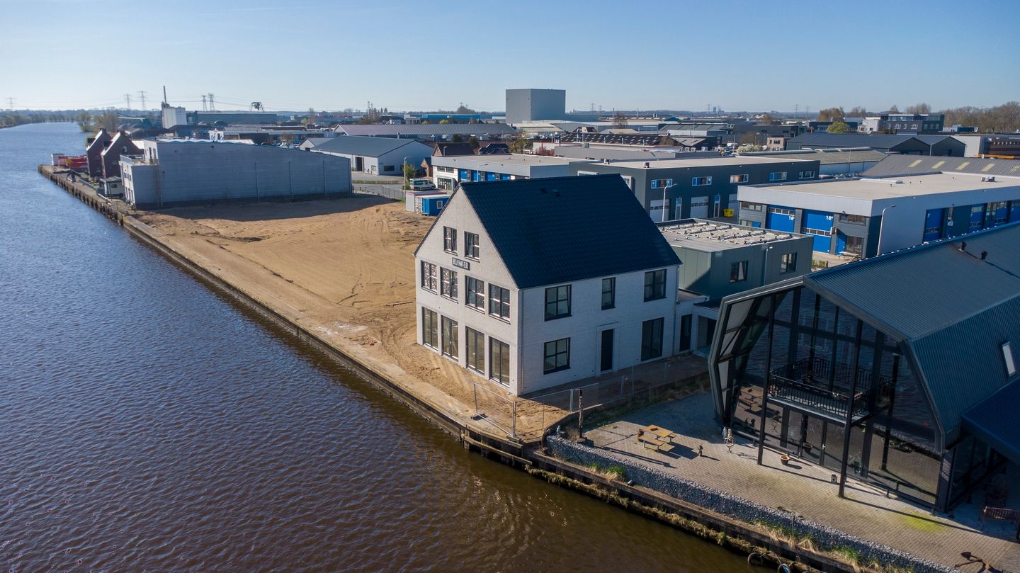 View photo 3 of Industrieweg 7-c