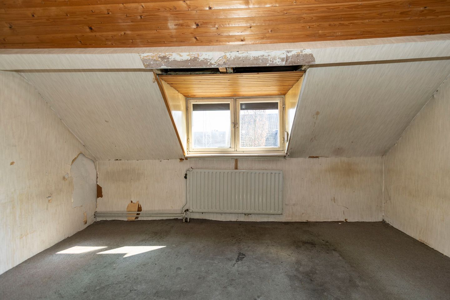 Semi-detached home with renovation potential in central Weert — 14