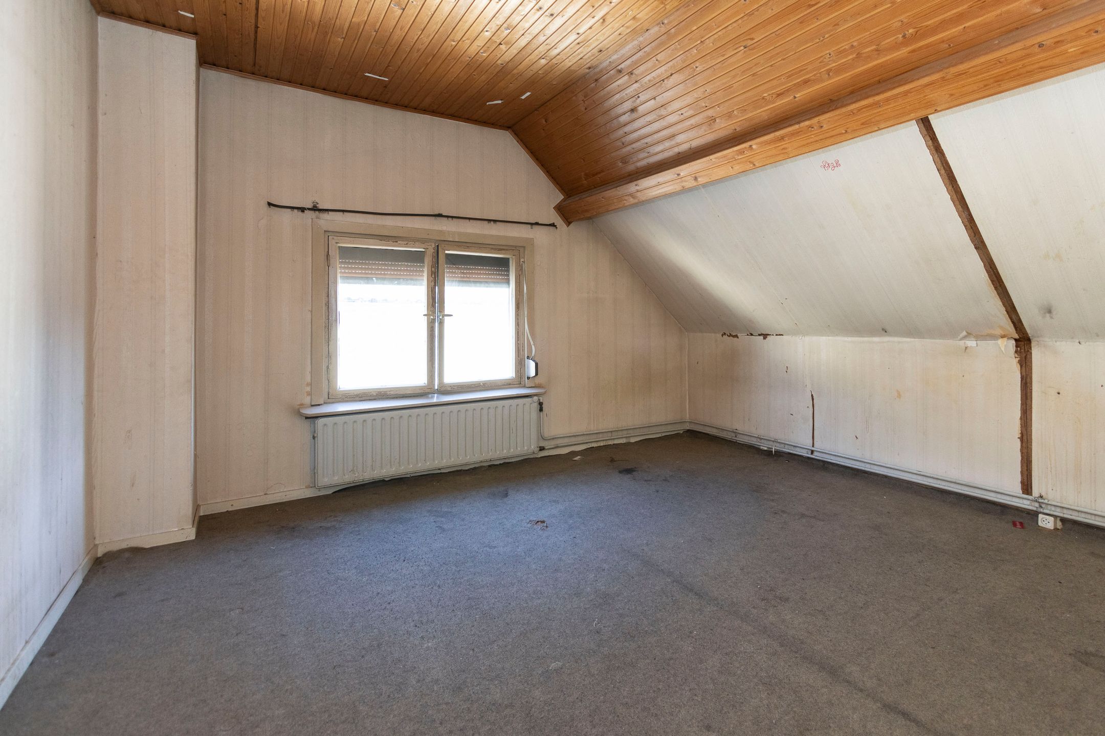 Semi-detached home with renovation potential in central Weert — 12