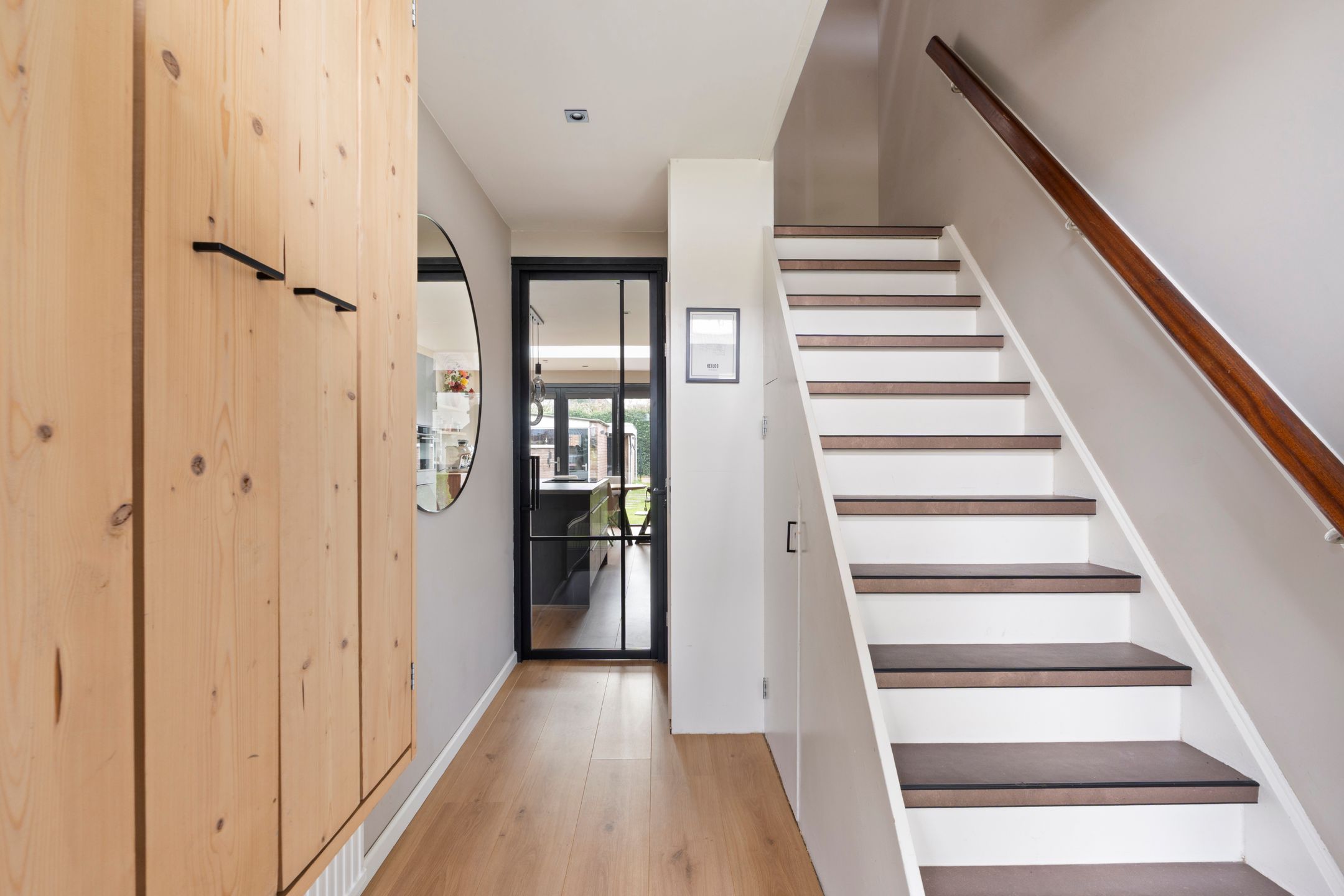 Spacious Family Home with Modern Interior, Garage and Sunny Backyard in Heiloo — 12