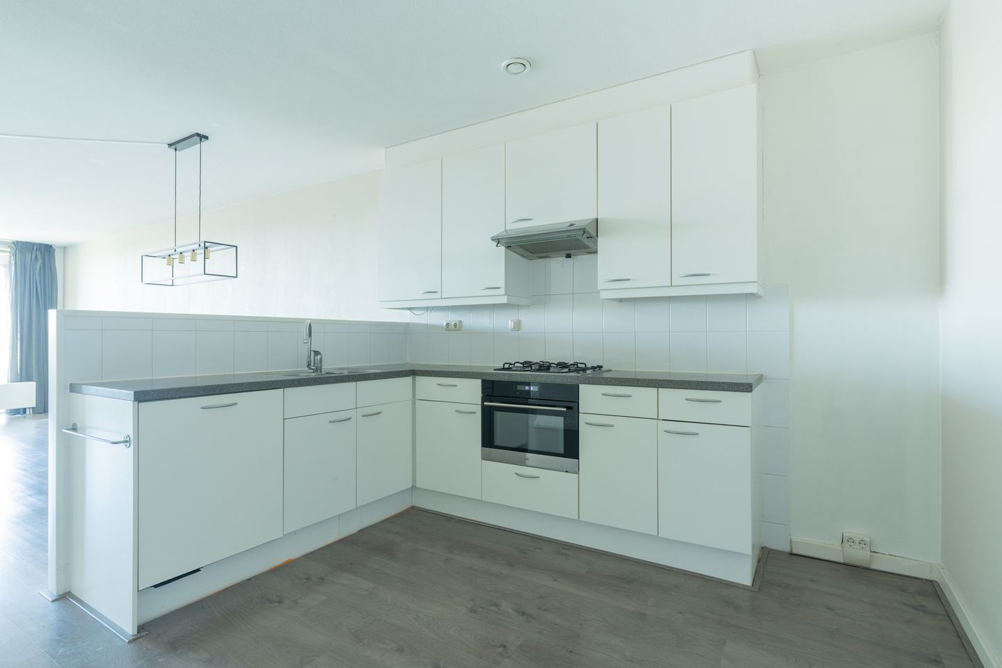 Spacious 3-room apartment with private parking in Hoofddorp centre — 14