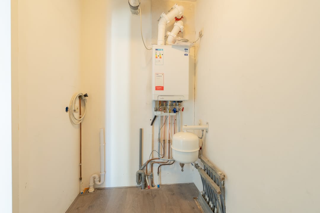 Spacious 3-room apartment with private parking in Hoofddorp centre — 16