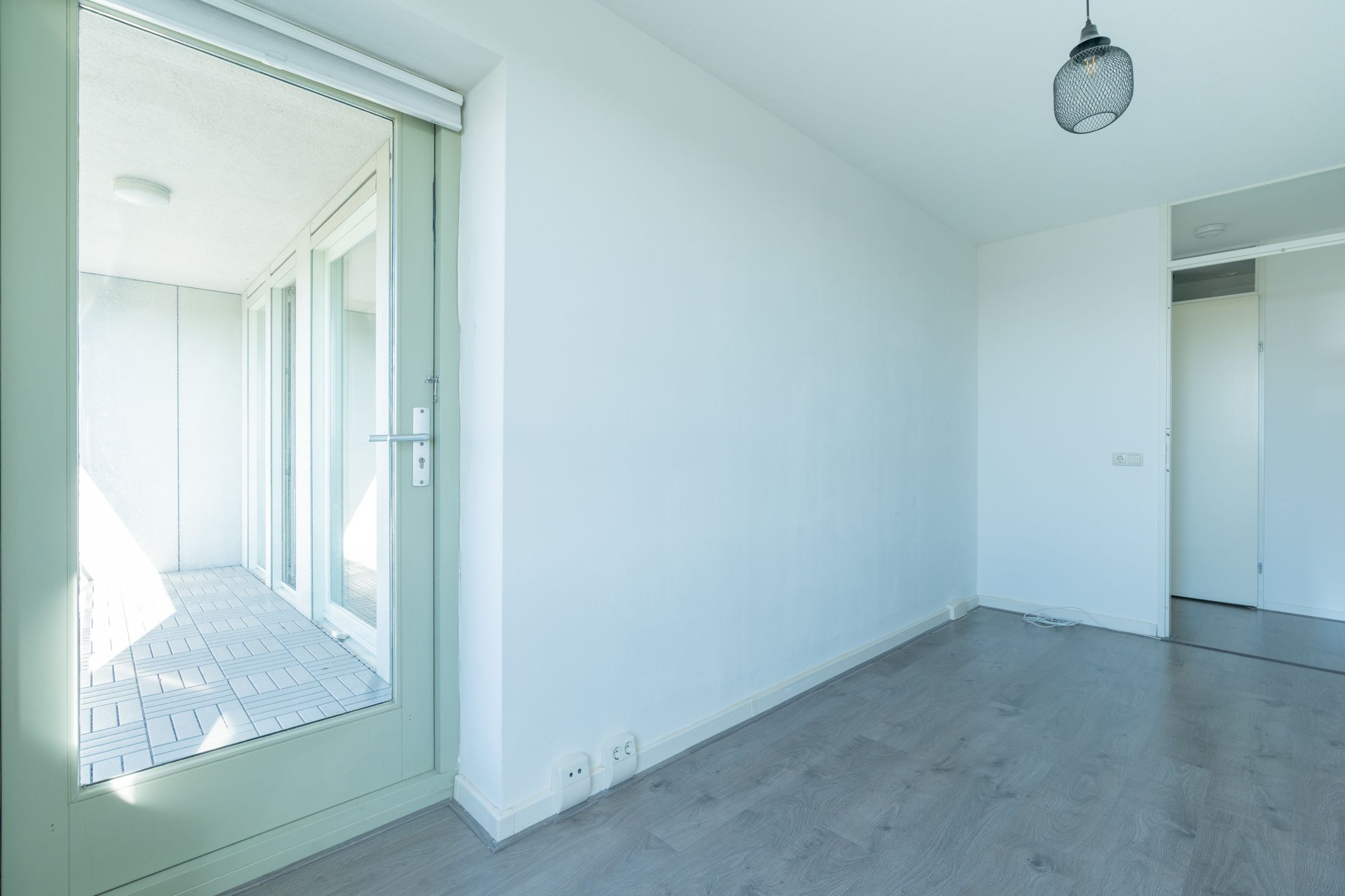 Spacious 3-room apartment with private parking in Hoofddorp centre — 27
