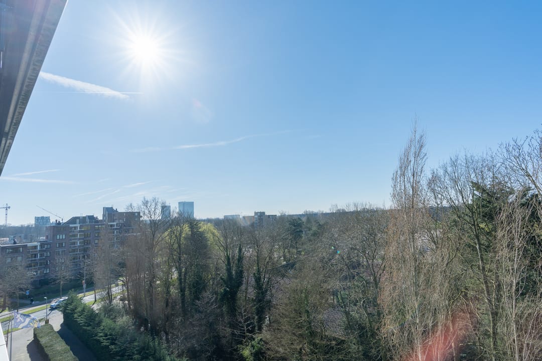 Spacious 3-room apartment with private parking in Hoofddorp centre — 31