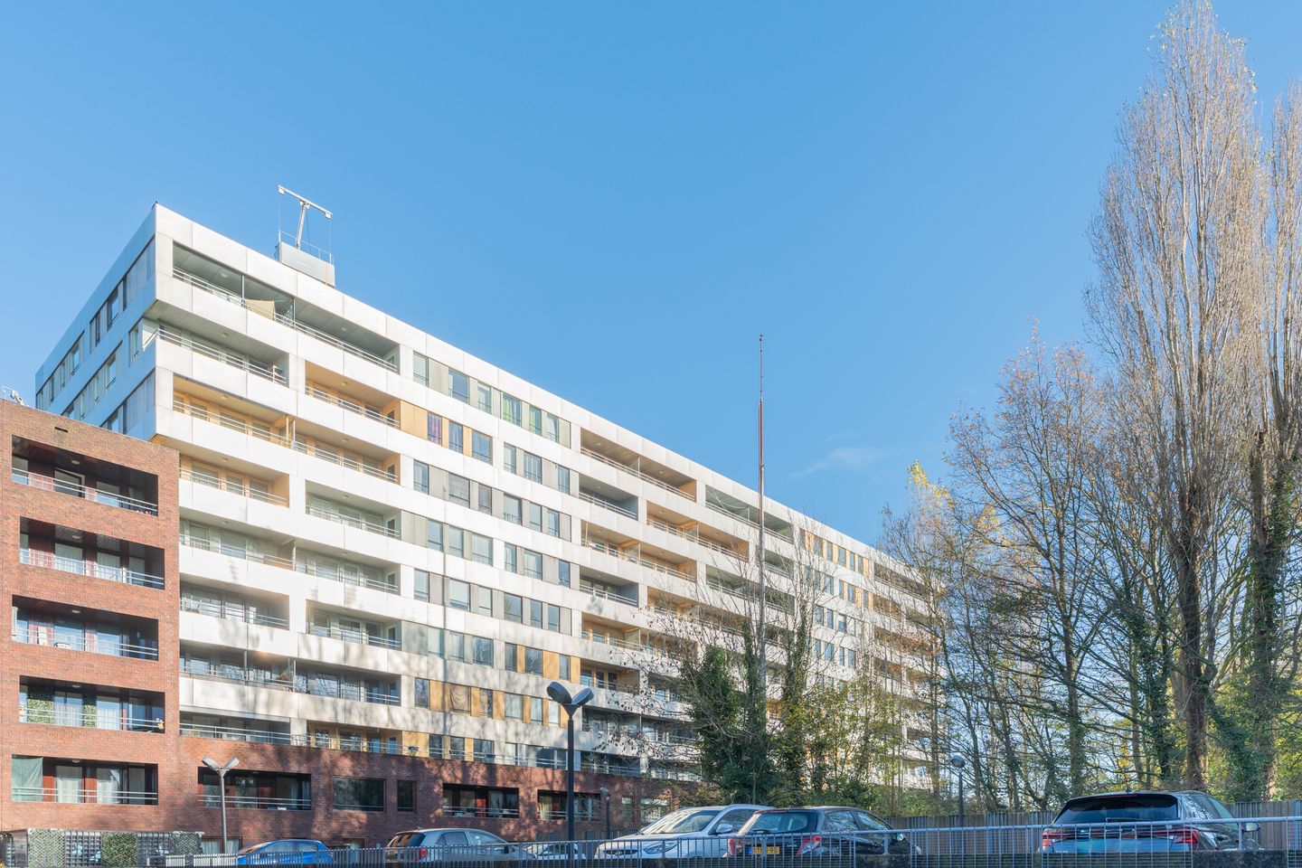 Spacious 3-room apartment with private parking in Hoofddorp centre — 34
