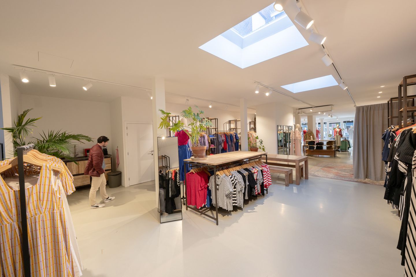 Bekijk foto 2 van Frederik Hendriklaan 256