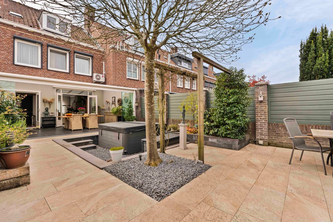 Photo 2 of Alberdingk Thijmstraat 20