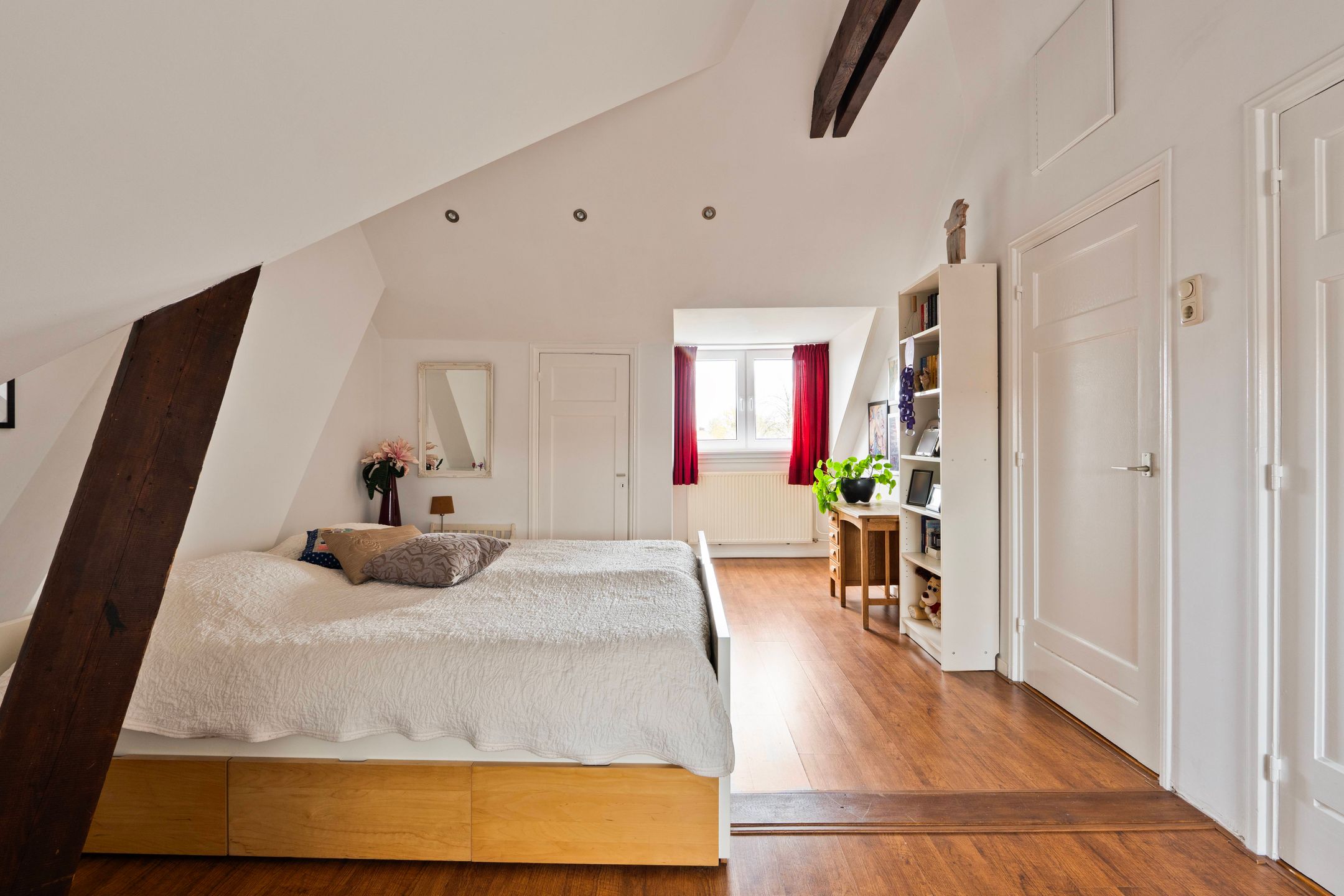 Photo 24 of Alberdingk Thijmstraat 20