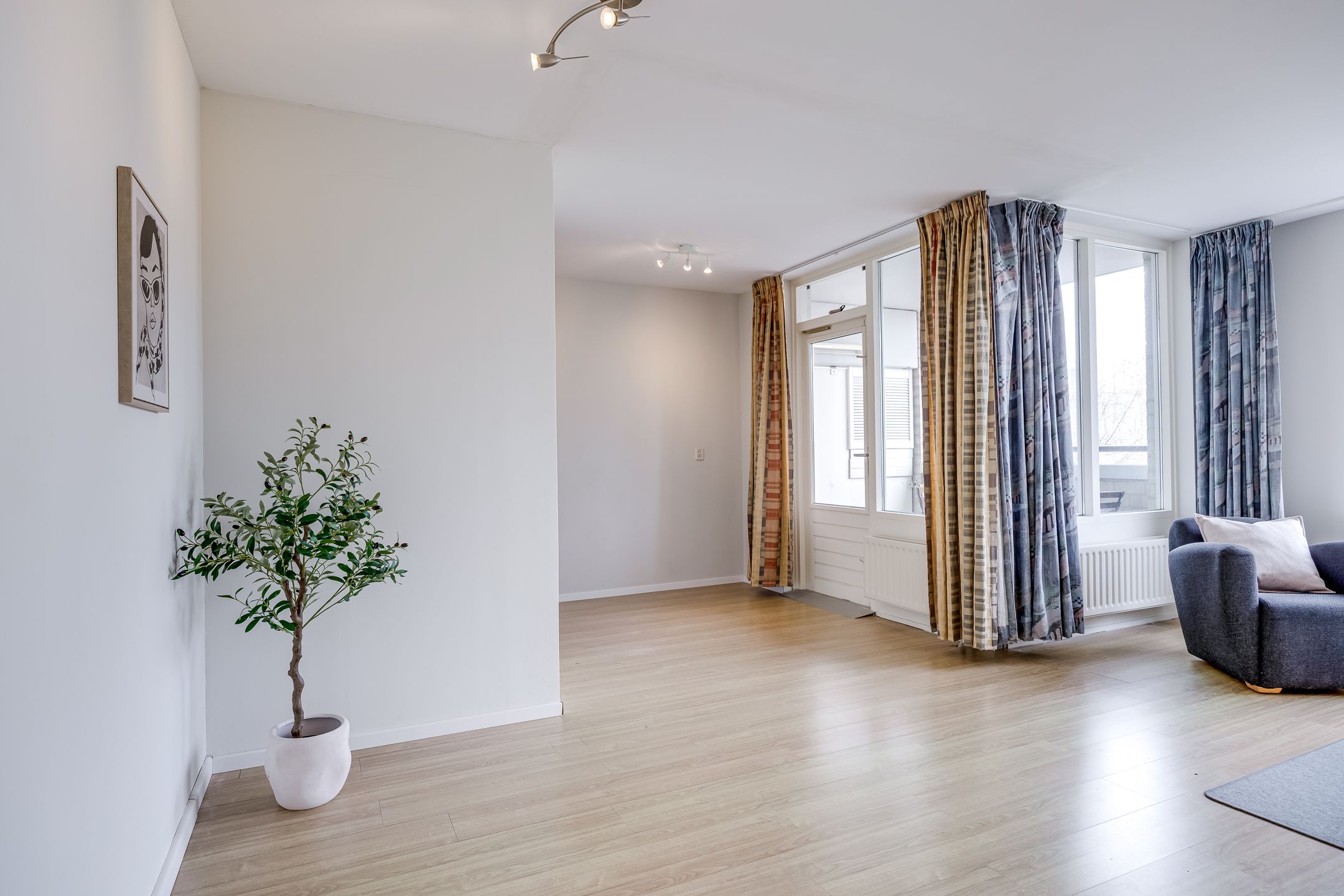 Foto 9 van Aartsbisschop Romerostraat 223