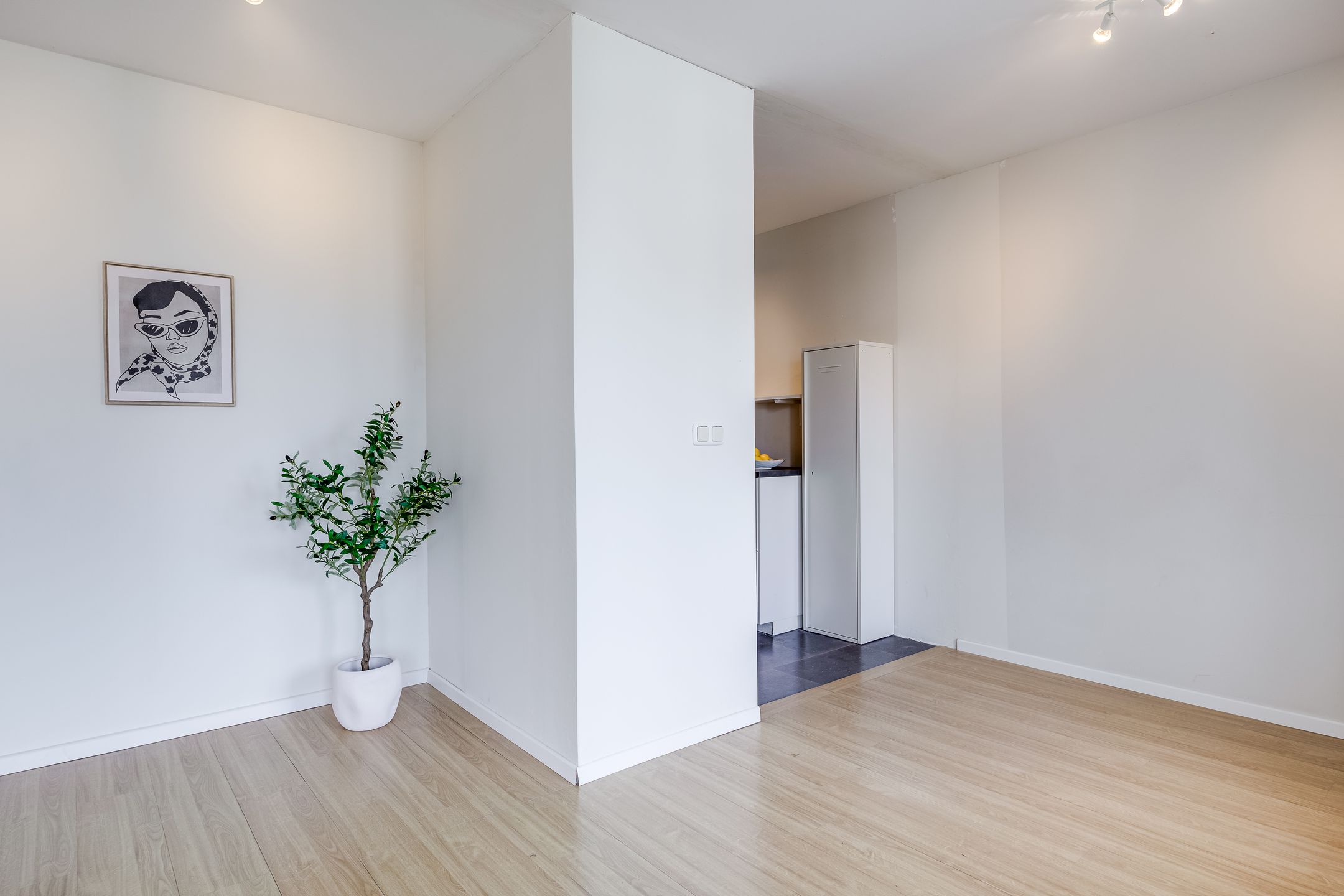 Foto 15 van Aartsbisschop Romerostraat 223