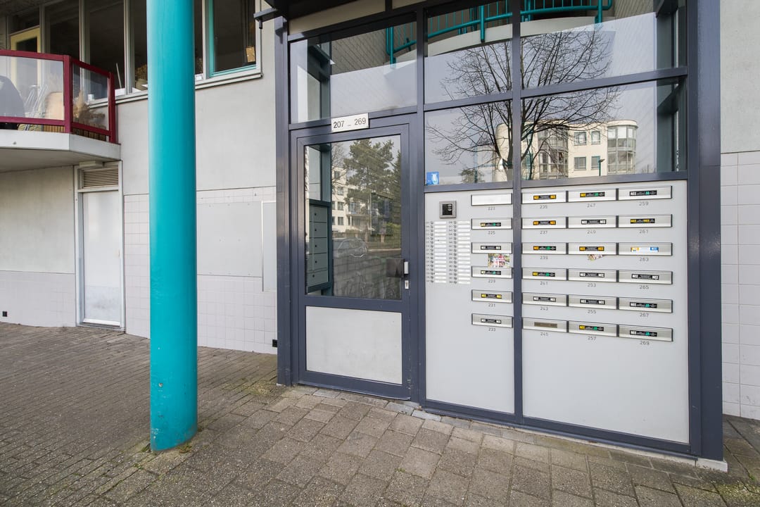 Foto 46 van Aartsbisschop Romerostraat 223