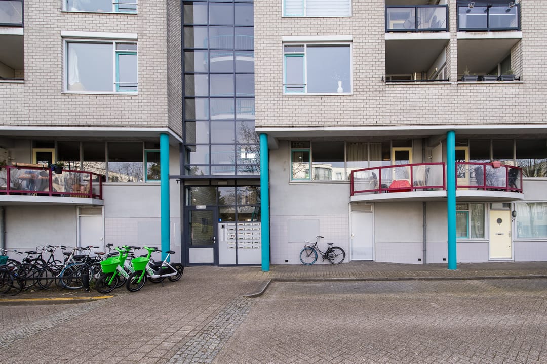 Foto 47 van Aartsbisschop Romerostraat 223